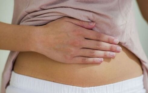 dolor abdominal debido a parásitos en el cuerpo